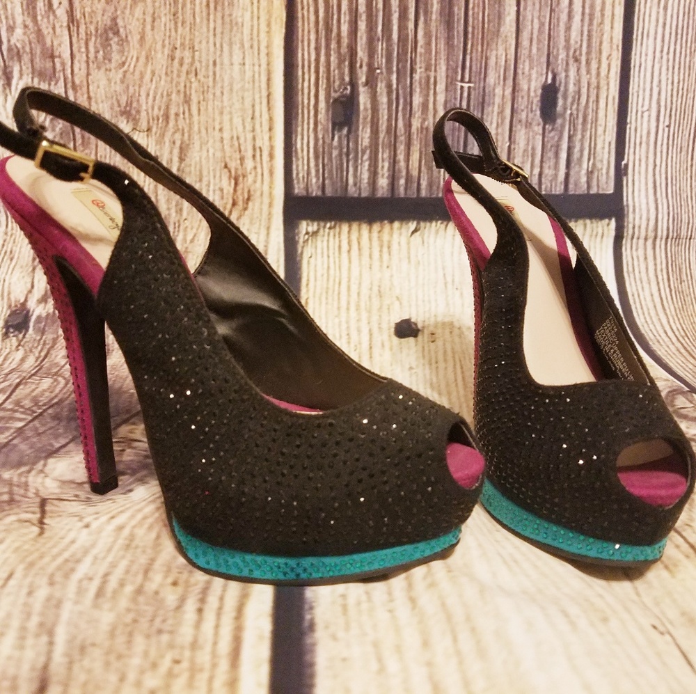 Fashionable shoes - Picture 1 of 4